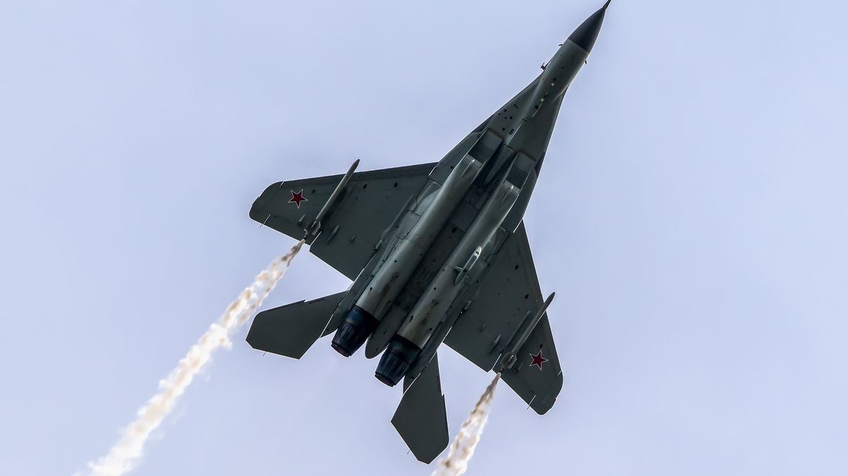 V Evropě sílí volání po sestřelování ruských letounů